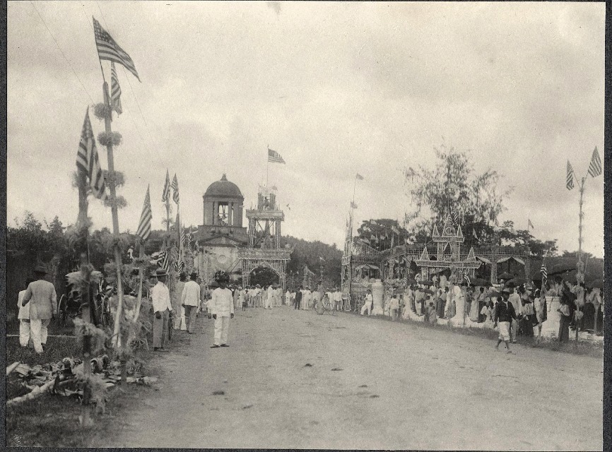 August 25, 1905 | Photo from the Smithsonian Instution