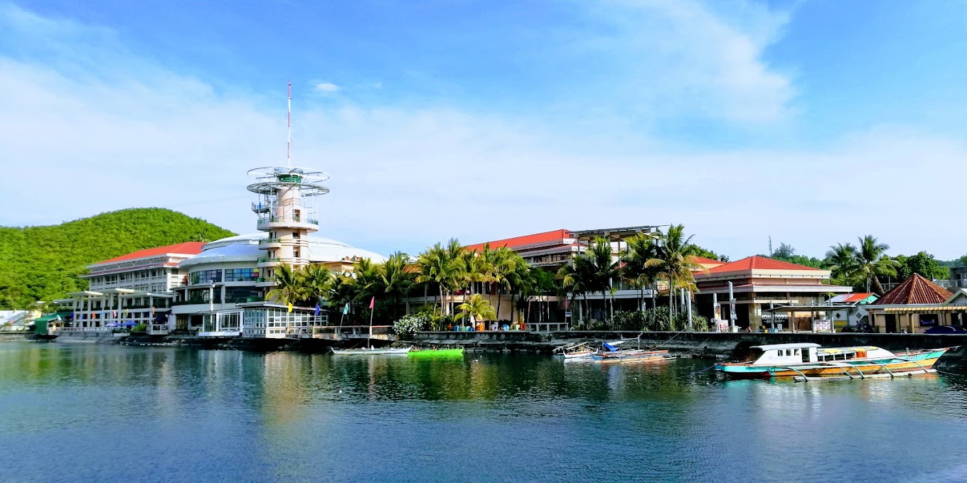 Embarcadero de Legazpi | Photo by Mein Fräulein